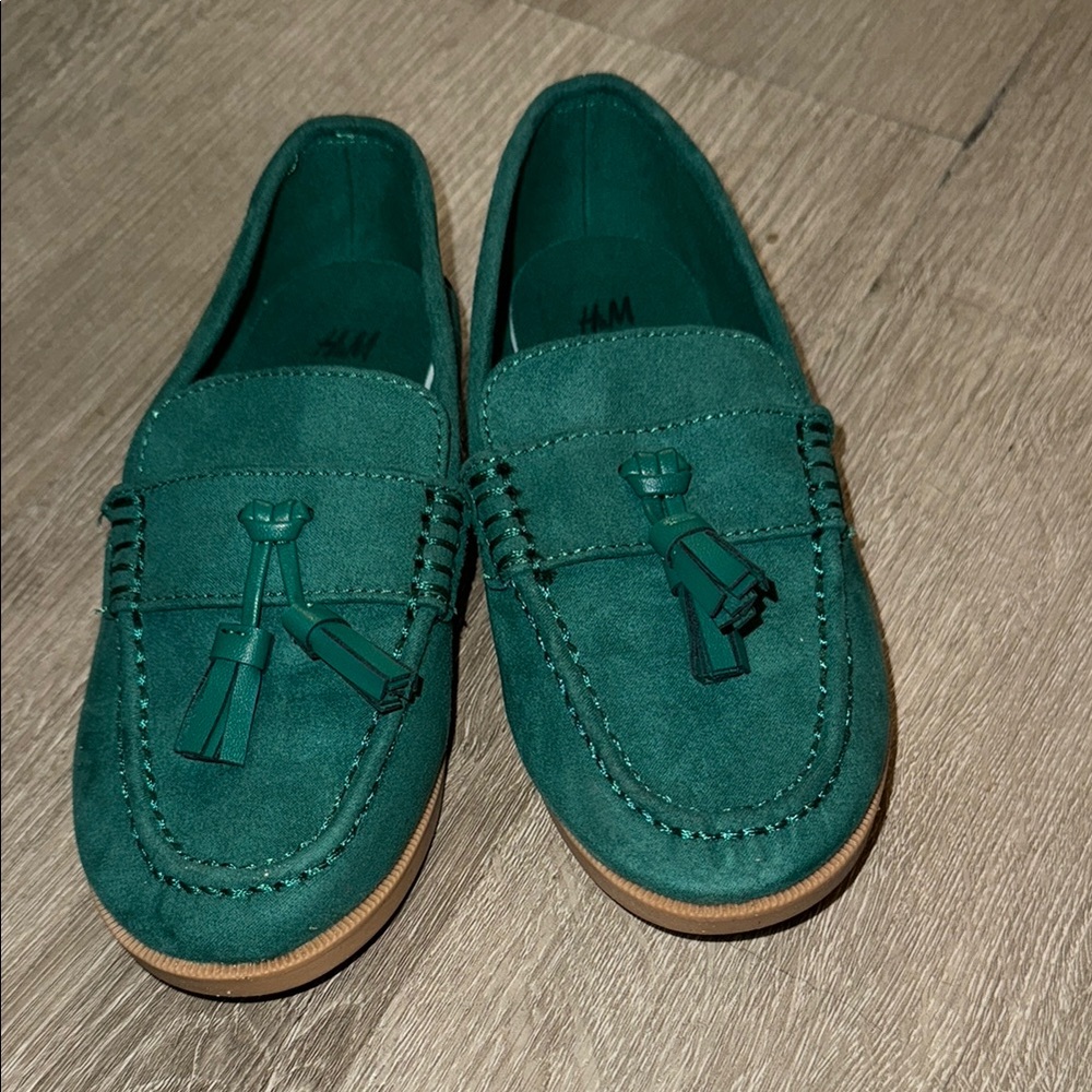 H&M Emerald Green kids loafers size 12.5